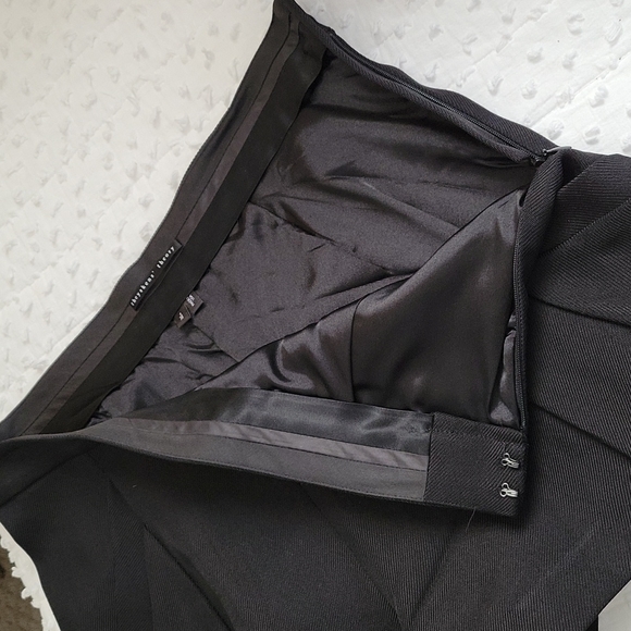 Shorts - Picture 4 of 4